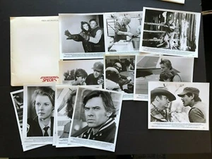 Endangered Species (Urich, 1982) - Movie Press Kit Envelope w/Press Photos - Picture 1 of 5