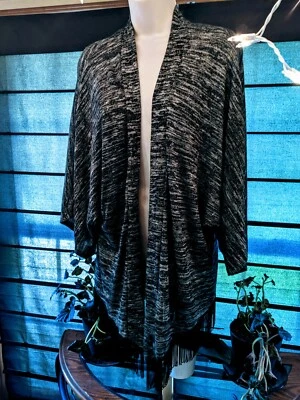 Cárdigan para mujer French Laundry negro y gris con flecos pequeño Foto 1 de 2