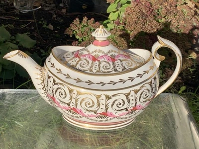 WORCESTER CHAMBERLAIN TEAPOT - c 1800s HAND PAINTED - Image 1 of 4