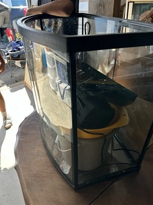 Pecera de 25 galones y soporte con accesorios Foto 1 de 3