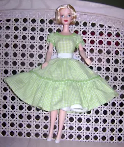 Vintage Stil handgefertigt quadratisches Tanzkleid Blüher Schuhe für Barbie - Bild 1 von 6