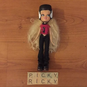Bratz Doll - Cloe MGA Entertainment 2001 with Extremes Sports Headgear - Picture 1 of 3