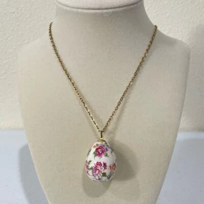 Collar Colgante Huevo De Porcelana Floral De Colección Caprichoso Hada Abuela Pradera Foto 1 de 4