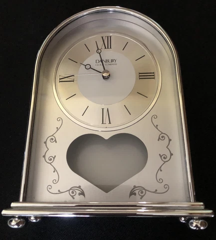 VINTAGE DANBURY CLOCK BEAUTIFUL NEVER USED Cover