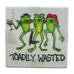 Maßgefertigte 4" Quadratische Keramik Untersetzer Frösche ~ Kröte ~ Frosch Liebhaber ~ Humor ~ Trinken ~ Geschenk - Bild 1 von 2