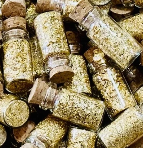 10 Glass Bottles of Gold Flakes.... Lowest Price on Ebay GUARANTEED Cover