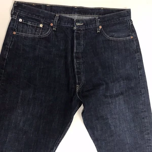 PARA HOMBRES BOTÓN DELANTERO LEVI STRAUSS 501 42X30 Azul PIERNA RECTA - Imagen 1 de 11