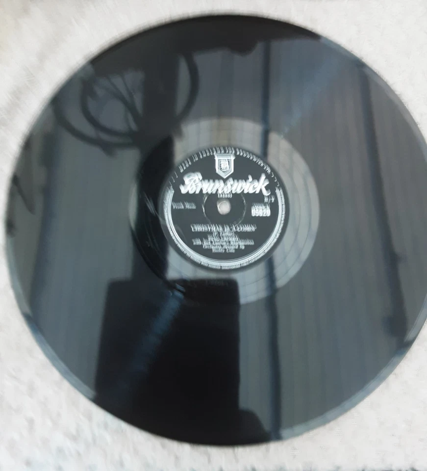 BING CROSBY CHRISTMAS IS A COMIN' / IS CHRISTMAS ONLY A TREE 78 rpm BRUNSWICK - Image 1 of 4