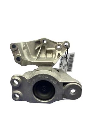 2022 - 2024 MITSUBISHI OUTLANDER OEM 2.5L FWD RIGHT ENGINE MOTOR MOUNT *31K* - Image 1 of 4