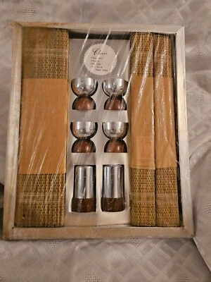 Vintage Table set by Clover. 4 piece placemats, 4 napkins, 4 egg Cups saltpepper - Image 1 of 4