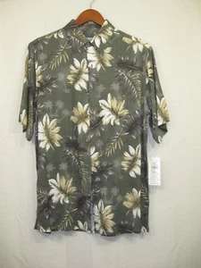 NWT Batik Bay Green Tropical Palm Tree Print Short Sleeve Button Front Shirt - Picture 1 of 5