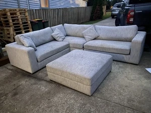 couch - Picture 1 of 13