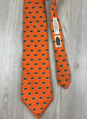Corbata de cuello de seda naranja Vineyard Vines University of Florida Gators hecha en EE. UU. Foto 1 de 4