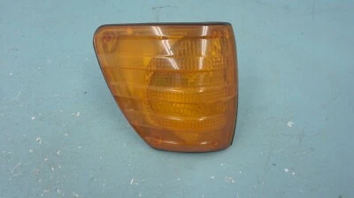  MERCEDES--BENZ W116 450SE 450SEL, LUZ DE GIRO SEÑAL LATERAL DERECHA   Foto 1 de 4