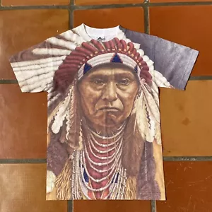 ALSTYLE ACTIVEWEAR & PRENDAS DE VESTIR Para Hombre Pequeña Camiseta Blanca Estampada en Todas Cara Nativa - Imagen 1 de 24
