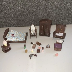 Sylvanian Families Master Bedroom Set Bed Wardrobe Furniture Desk Lamp - Picture 1 of 9