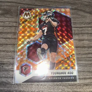 2021 Panini Mosaic - Younghoe Koo #18 Mosaic Reactive Orange Prizm - Bild 1 von 2