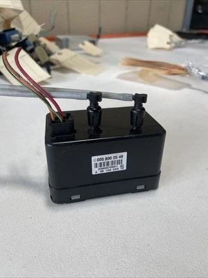 Motor de bomba de vácuo de ar 2003-2006 Mercedes Benz ML550 FABRICANTE DE EQUIPAMENTO ORIGINAL 0008002548 - Imagem 1 de 4