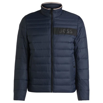 $349 NUEVO CON ETIQUETAS HUGO BOSS Hombres Darolus 3D Logo Cinta Acolchada Puffer Chaqueta EU 48 / US 38 Foto 1 de 4