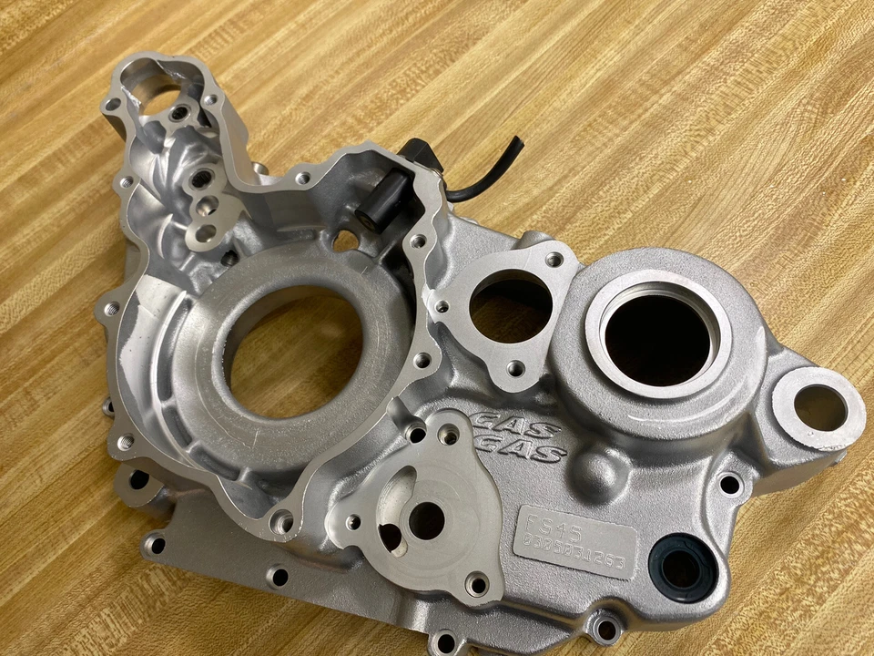 2003 03 Gas Gas EC450 EC 450 FSE OEM cárter lateral izquierdo motor extremo inferior Foto 1 de 4