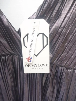 Nuevo con etiquetas Vestido corto para mujer Oh My Love Shimmer forro plateado - talla S Foto 1 de 4