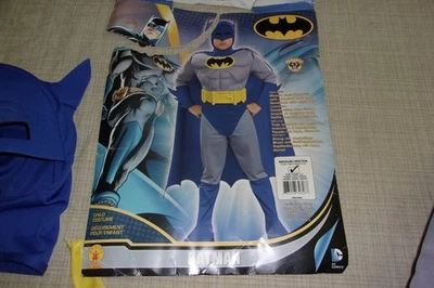 DC Comic Halloween Disfraz Juvenil Batman 8-10 Músculo Pecho Traje Capa Máscara Cinturón Foto 1 de 4
