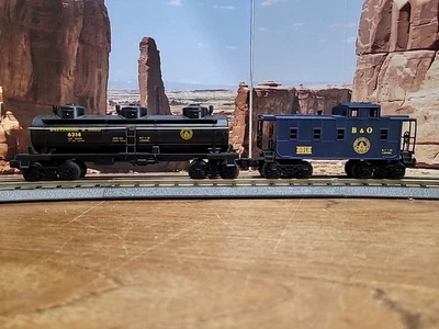 Lionel O Gauge B&O Caboose & 3-Dome Tank Car - Image 1 of 4