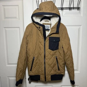 Levi’s Men's Diamond Quilted Faux Sherpa Lined Jacket Hooded With Pockets M - Picture 1 of 15