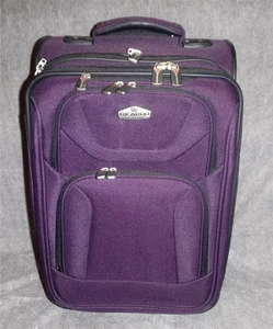 Ricardo Beverly Hills 22" Rolling Carry-On Luggage Siutcase - Purple - Bild 1 von 22