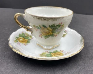 Royal Albert 24k Trim Yellow Rose Tea Pattern Expresso Cup & Sauser Scalloped F - Picture 1 of 10