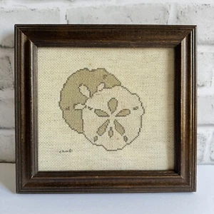 De colección Marco de Aguja de Dólar de Arena enmarcado, 9-1/2” x 8-7/8” Marco de Madera Marrón Tostado - Imagen 1 de 7