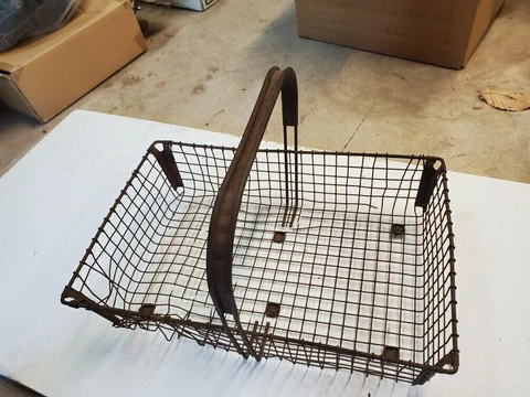 ANTIQUE LARGE WIRE GROCERY FARMERS MARKET GATHERING BASKET Cover