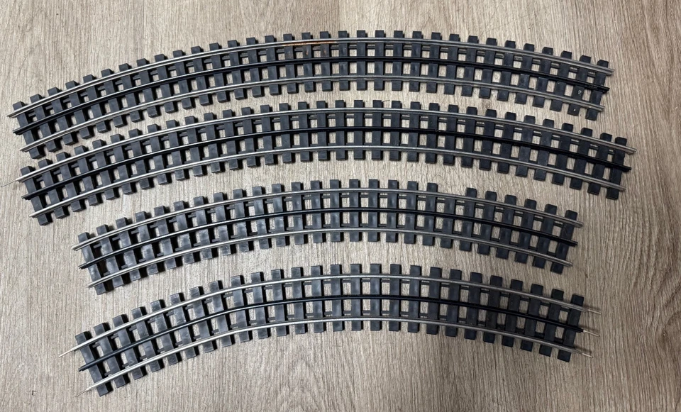 Lot of 4 Curved Tracks O Gauge - Image 1 of 1