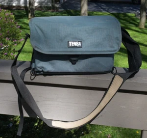 Tenba 4 Camera Bag Medium Size - Picture 1 of 8