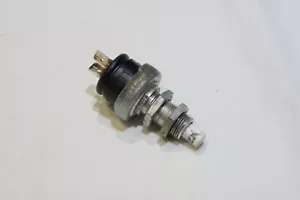 Porsche 924 944 968 928 911 Brake Light Pedal Contact Switch # 477945515 - Picture 1 of 4