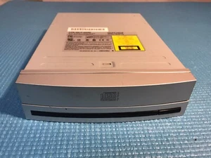 LITE-ON IT CORP. LTR-48246S Unità disco ottico CD-RW serie IDE - Foto 1 di 5