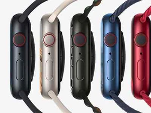 Apple Watch Series 7 45mm Black Aluminum Case with Blue Sport Band...H 005 - Afbeelding 1 van 12