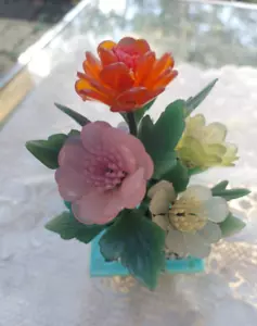 Vintage Acrylic/Lucite Flower sculpture in Planter 5.5”H Hong Kong enesco - Picture 1 of 13
