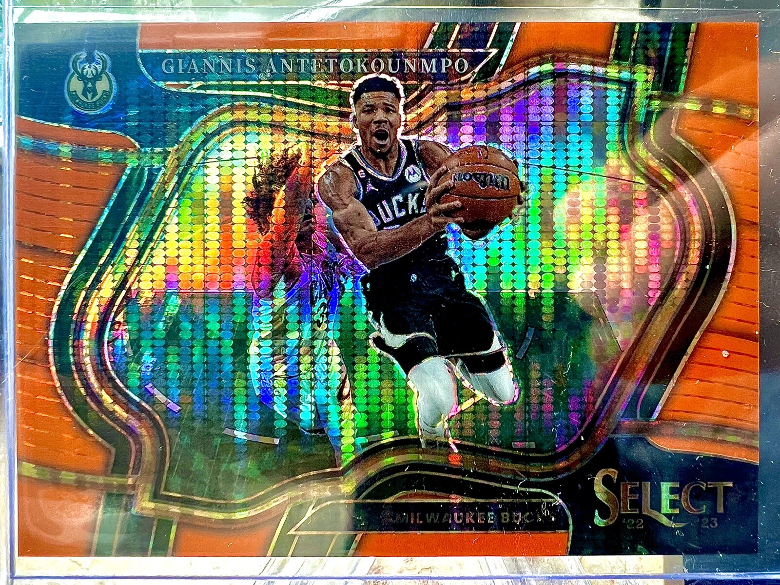 Giannis Antetokounmpo Bucks Select FOTL 2022/2023 Courtside Orange Pulsar 5/15 !