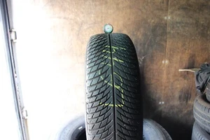 1x Neumáticos de invierno Michelin 235/65 R17 104H Pilot Alpin 5 SUV DOT:5023 (L644 - Imagen 1 de 7
