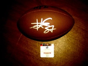 Von Travis Kelce signierter Kansas City Chiefs Wilson NFL Full Size Football mit Echtheitszertifikat - Bild 1 von 3