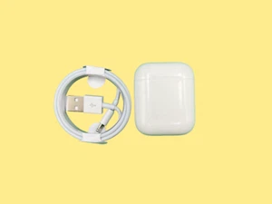 Apple AirPods (2. Generation) A1602 NUR Hülle - gebraucht - Bild 1 von 4