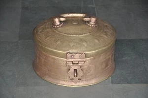 Vintage Big Heavy Brass Handcrafted Round Shape Engraved Jewellery/Chapati Box - Picture 1 of 8