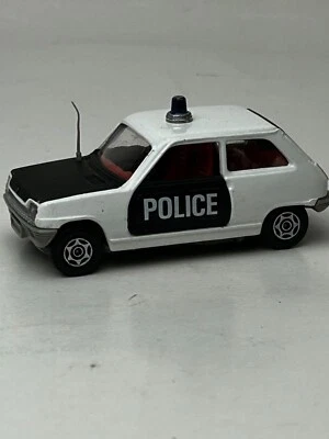 Corgi 1:36 Scale Renault 5 TS Police Car - Image 1 of 4