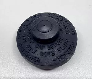 TOYOTA GENUINE BRAKE MASTER CYLINDER FLUID RESERVOIR CAP / OEM 47230-12040 - Foto 1 di 5