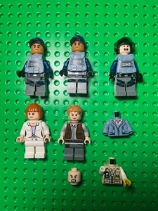 LEGO Jurassic World Minifigure Figures (5) / Parts – Owen, Claire, ACU Trooper.. - Picture 1 of 4