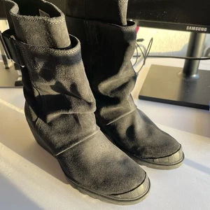 Sorel Toronto Wedge Boots Womens 8  Black Suede Waterproof Slouchy Mid-Calf - Picture 1 of 6