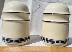 Salt and Pepper Shakers Potpourri Press Off White Blue Bands Country Farmhouse - Picture 1 of 8