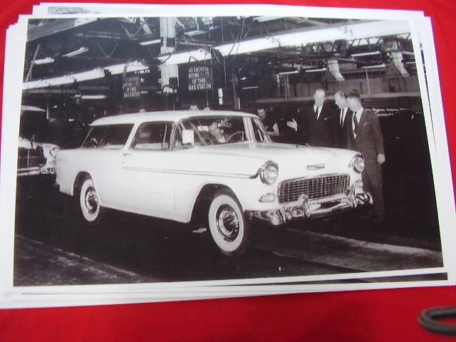 Chevrolet Nomad 1955 final de la línea de montaje 11 x 17 foto/imagen Foto 1 de 1