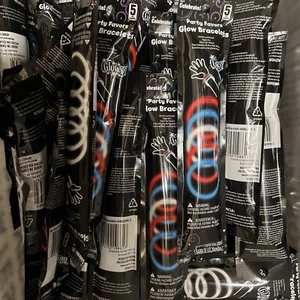 Glow Sticks Wholesale Bulk Deal 30 Packs Total - Picture 1 of 2